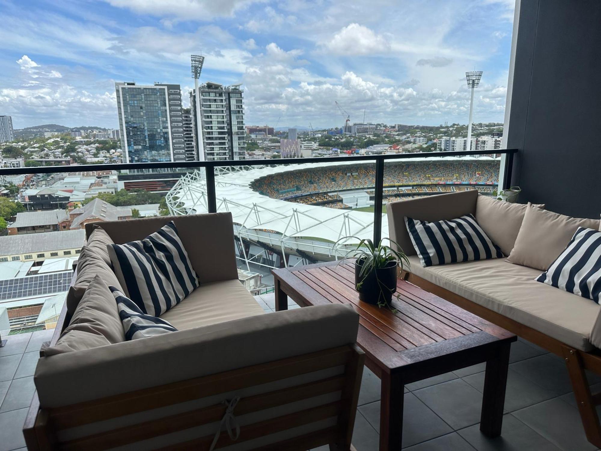 Modern Meets The Gabba Apartment Brisbane Exterior foto